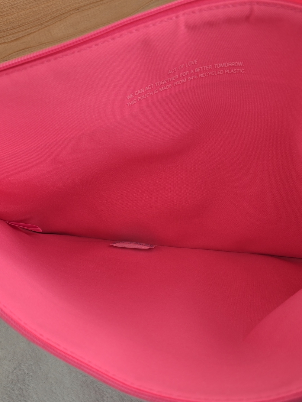Valentino Pink Soft Plush Laptop Bag Case XL NWOT - Picture 5 of 7
